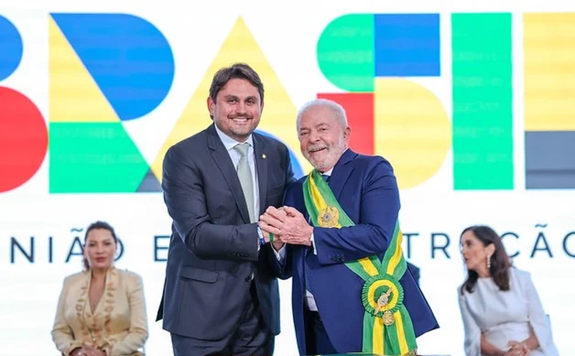 Governo vai gastar R$ 151 mil para lanches em voos de ministro