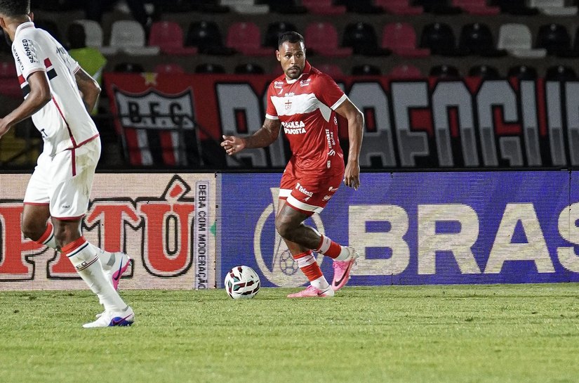CRB bate Botafogo-SP por 1 a 0 e volta a vencer após quatro jogos