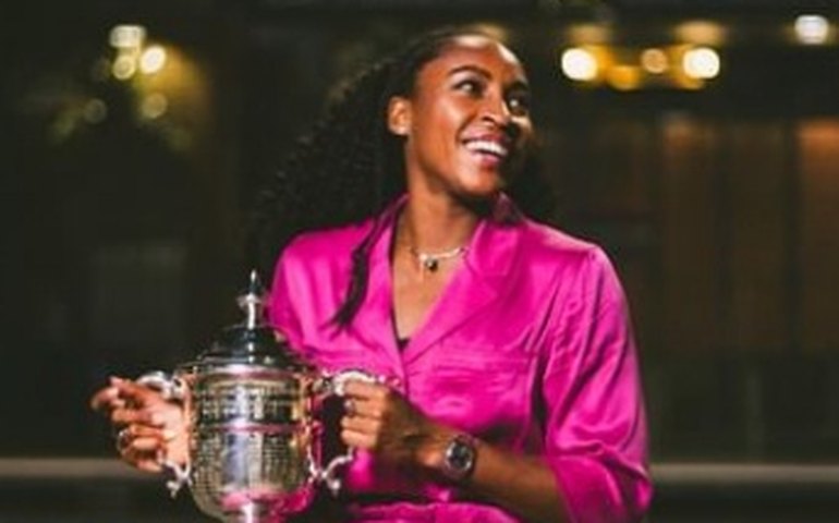 Coco Gauff vence Aryna Sabalenka de virada e é campeã do US Open