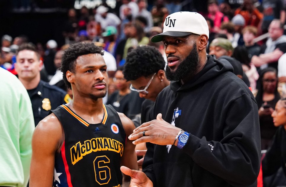lebron-james-e-seu-filho-bronny-1687966944565_v2_4x3