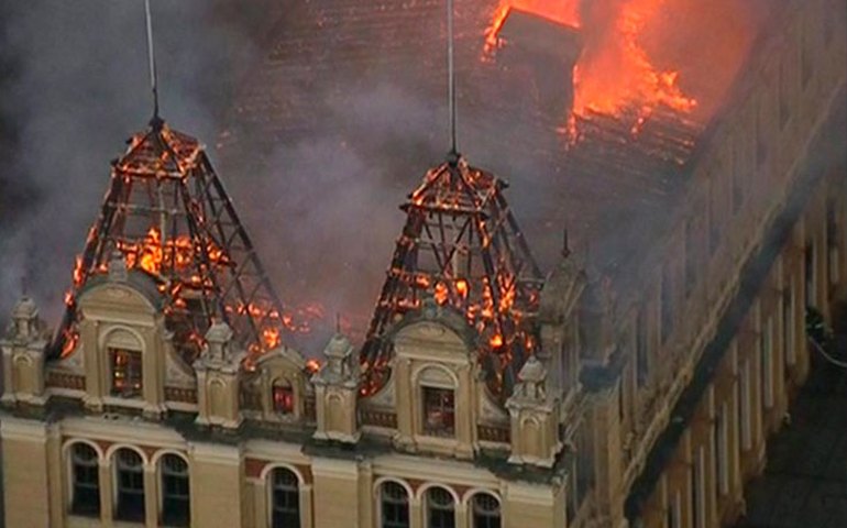 Incêndio no Museu da Língua Portuguesa, em São Paulo, deixa um morto
