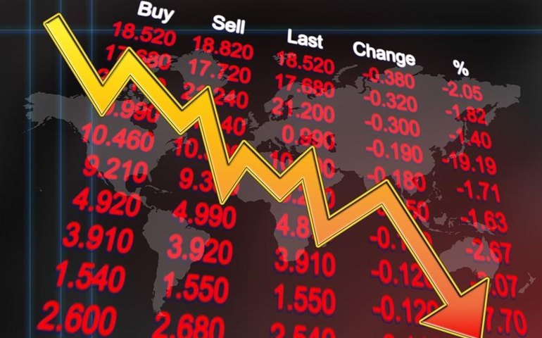 Ibovespa cai 2,86%, a 111,0 mil pontos, e cede 4,39% na semana
