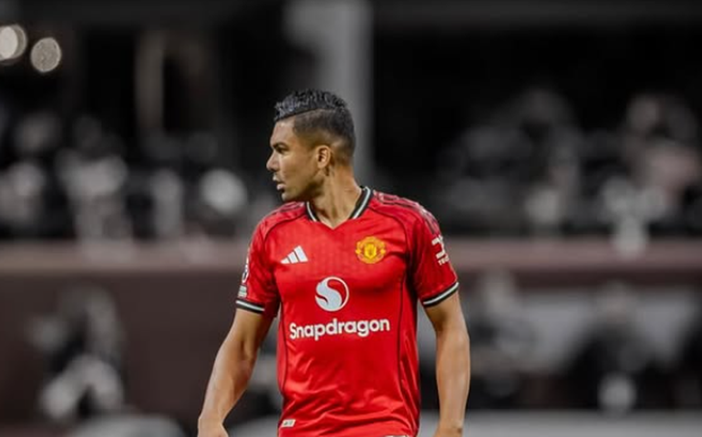 Casemiro faz gol e é expulso na vitória do Manchester United sobre o Chelsea na Premier League