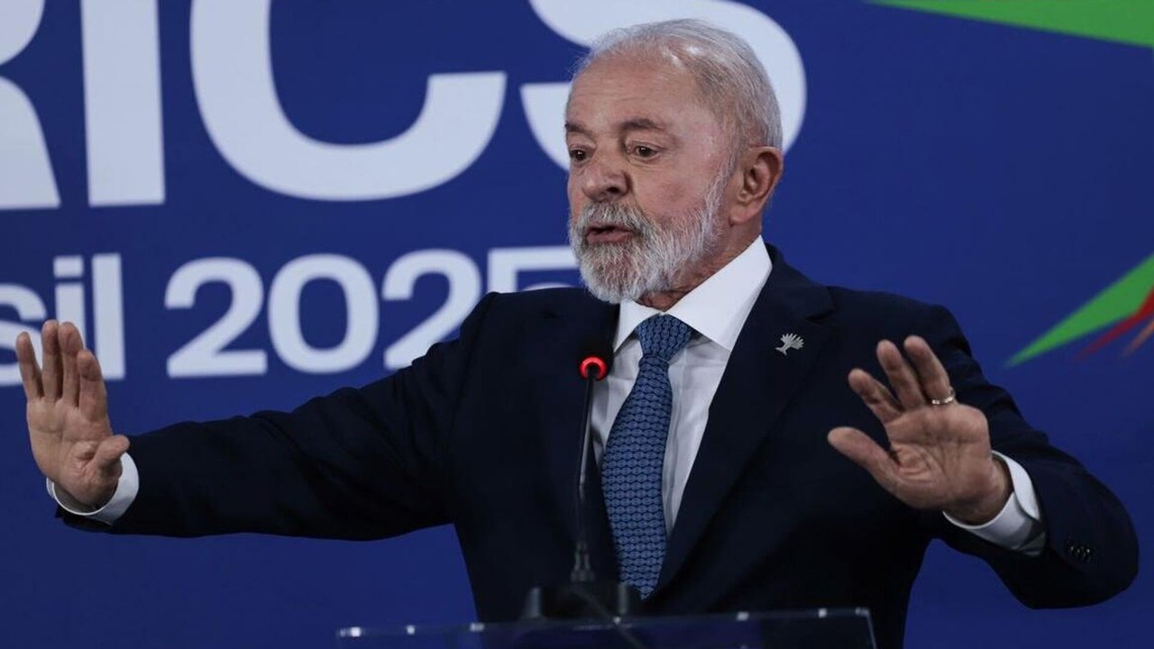 Aniversário de Lula: entenda por que petista tem duas datas de nascimento