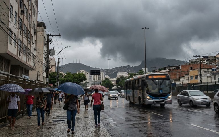 Virada no tempo traz risco de temporais no início da semana no Rio