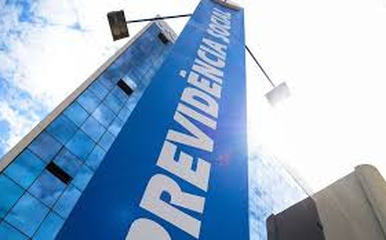 Ministro da Previdência Social anuncia concurso para 1.500 vagas de perito médico federal