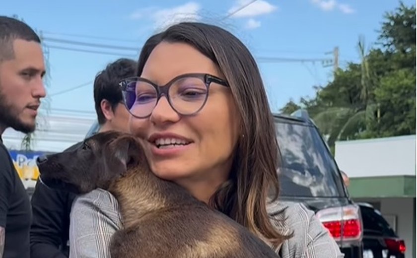 Janja adota cadela resgatada das enchentes no RS: 'Vou levar a Esperança'