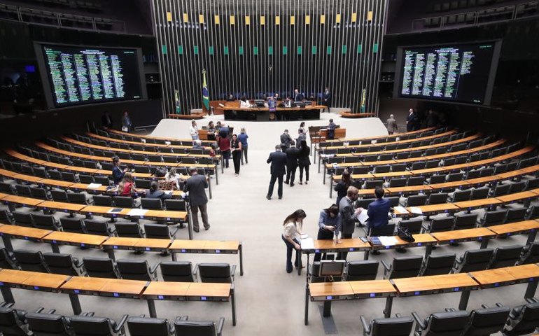 Deputados podem votar novo regime para socorrer ou liquidar bancos