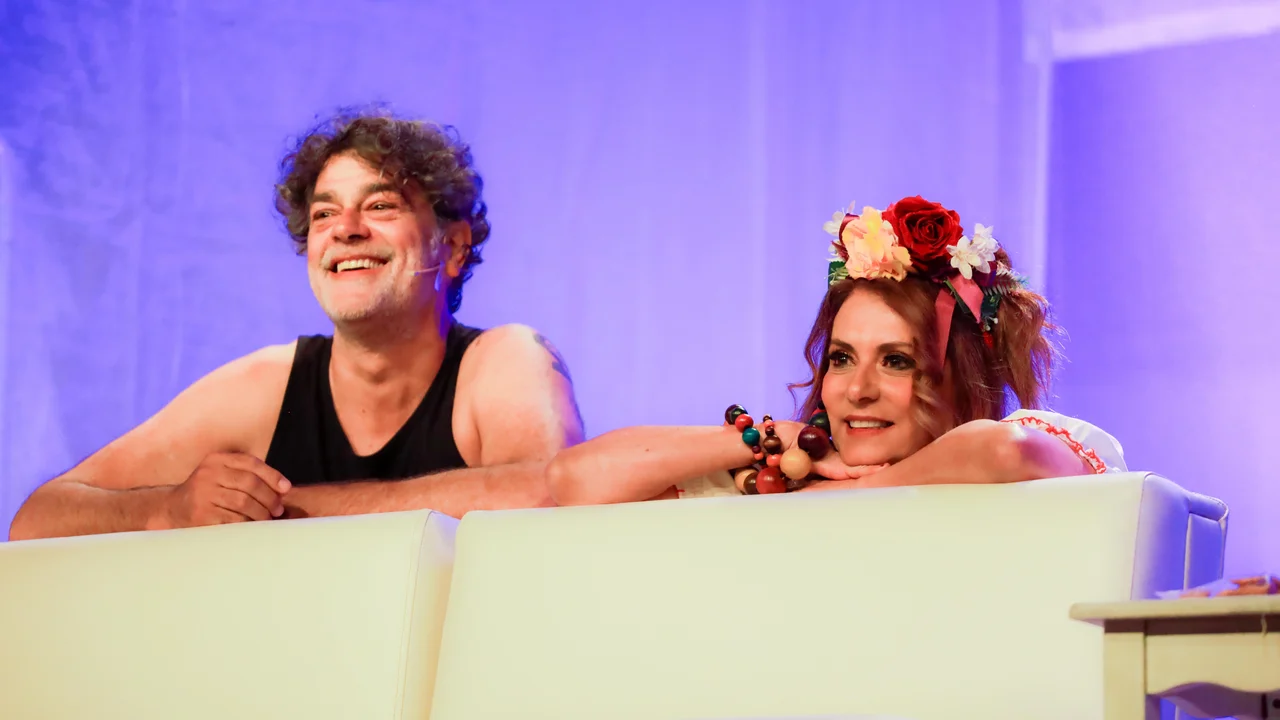 Patricya Travassos e Eduardo Moscovis chegam a Aracaju com “DUETOS, A Comédia de Peter Quilter”