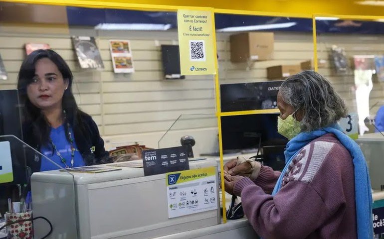 Correios já atenderam mais de 300 mil aposentados e pensionistas sobre descontos associativos indevidos