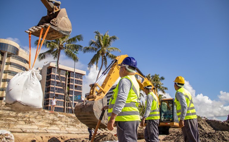 Interdição na Orla Marítima acontece para obras de contenção da maré