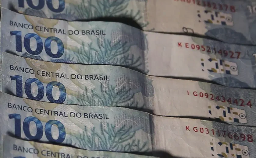 Novo salário mínimo de R$ 1.518 começa a valer no Brasil