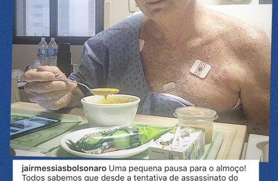 Bolsonaro divulga foto almoçando e agradece orações 
