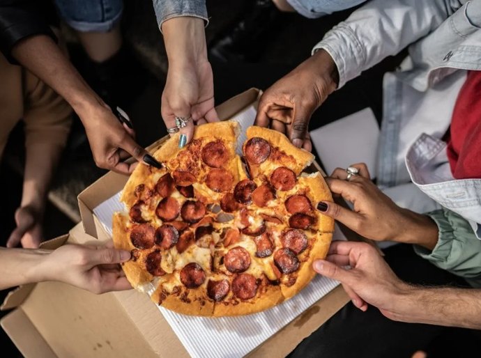 Dia da Pizza é celebrado com presentes em forma de fatias no Parque Shopping Maceió