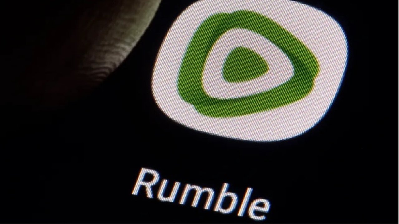 Influenciadores suspensos de redes sociais driblam restrições no Rumble