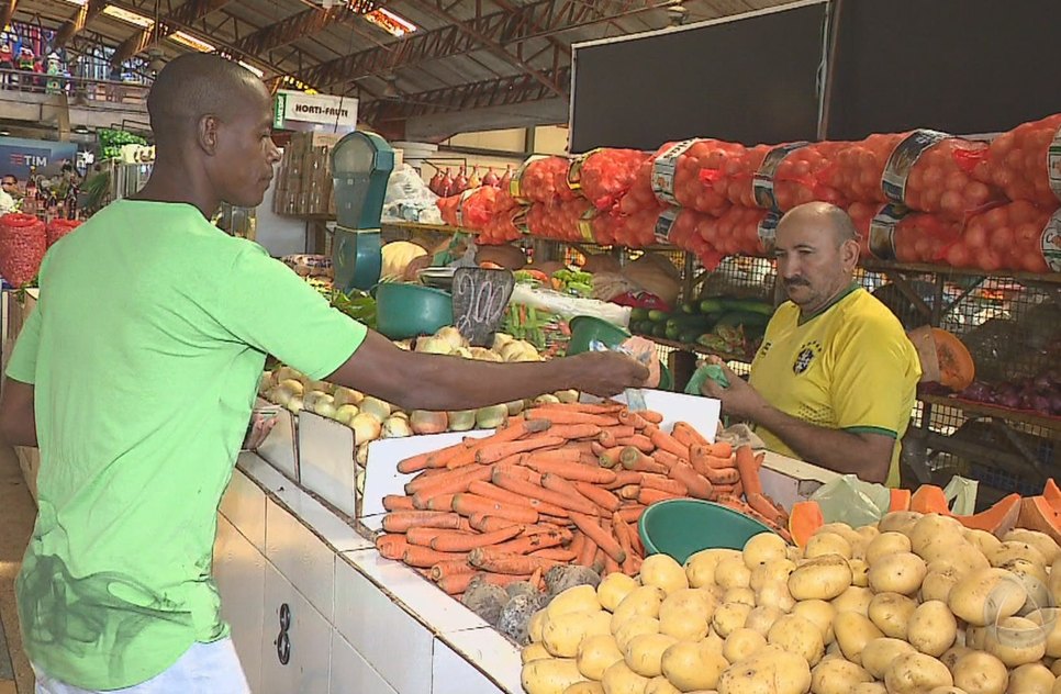 Preço da cesta básica cai em 21 capitais do país, mas em Aracaju a realidade é diferente