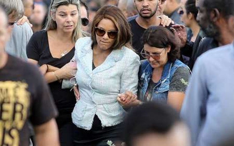 MP denuncia Flordelis por ‘arquitetar’ assassinato do marido e faz operação