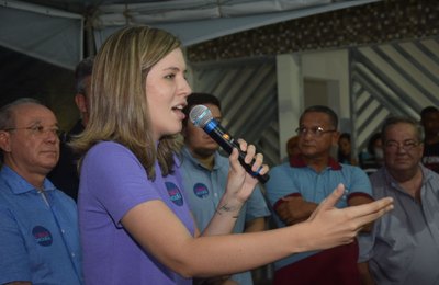 Em Matriz de Camaragibe, deputada Cibele Moura garante que 2022 será de muito trabalho por Alagoas