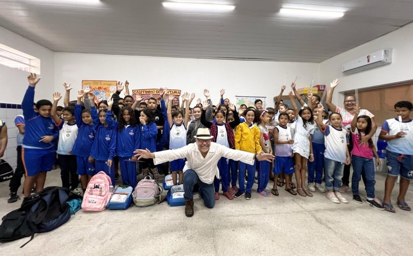 Projeto leva Literatura a estudantes de 30 escolas da rede municipal de Maceió