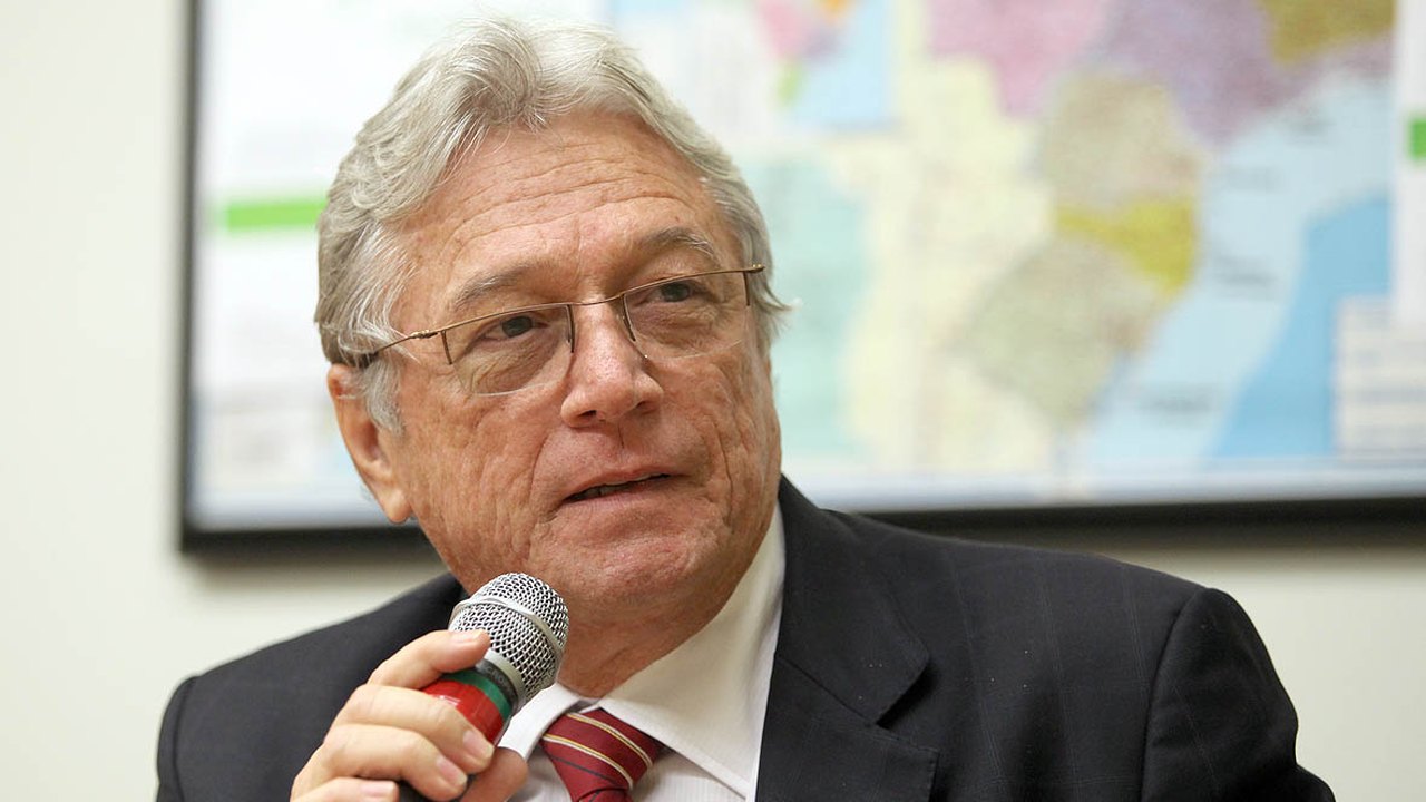 Governador defende votação de lei que reduz juros da dívida
