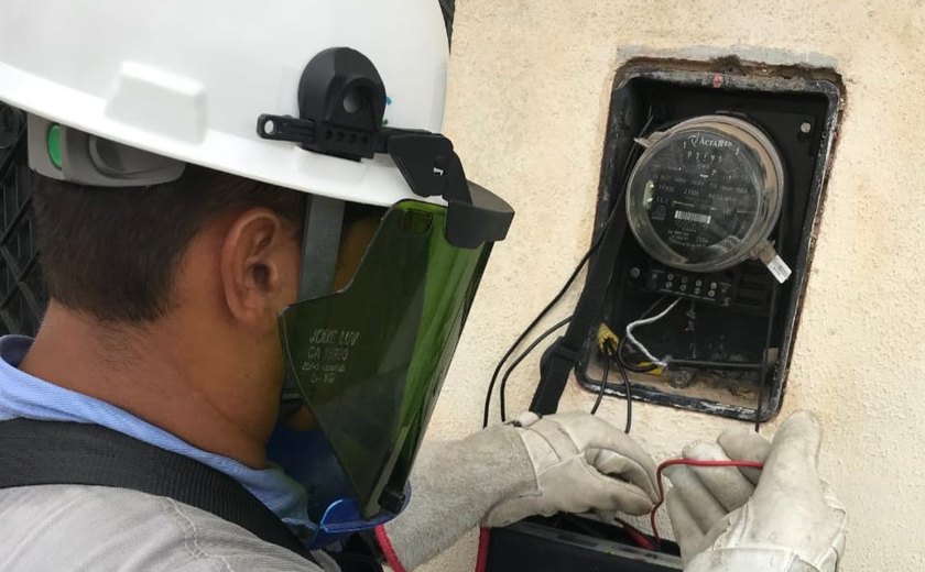 Saiba o prazo do pedido de ligação provisória de energia elétrica para festas juninas