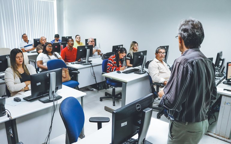 Municípios alagoanos recebem atualização de serviços fazendários