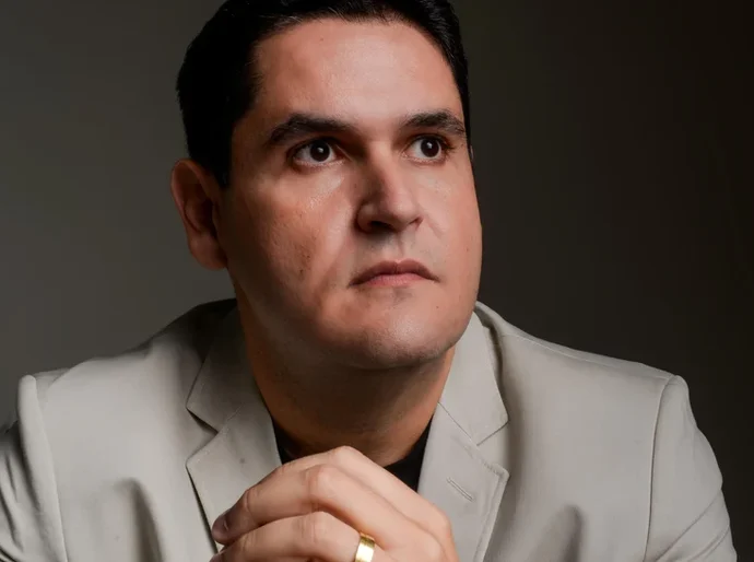 Eugênio Albuquerque esclarece regra do tempo de TV e corrige informações sobre cenário eleitoral de Alagoas