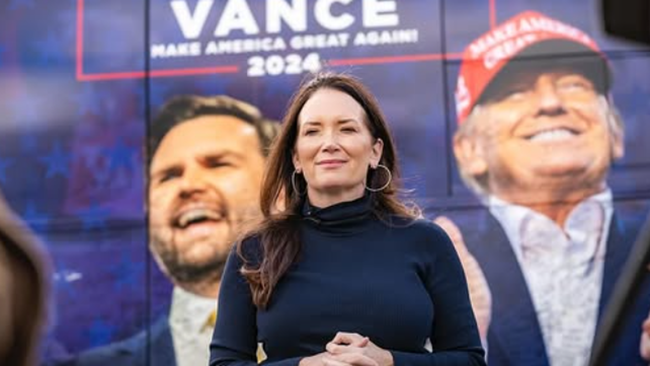 Trump anuncia Brooke Rollins para liderar o Departamento de Agricultura