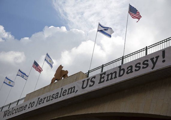 Atirador mata 2 funcionários da embaixada de Israel em Washington