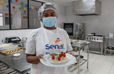 Dependentes químicos assistidos pela Rede Acolhe são capacitados para o mercado de trabalho