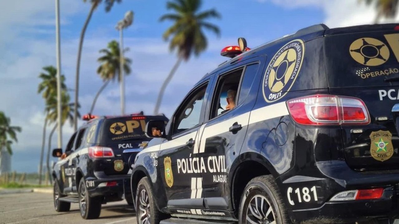 Polícia Civil prende mulher em flagrante por tráfico de drogas no bairro da Pajuçara