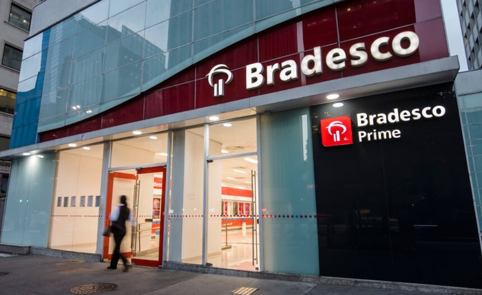 Bradesco diz que problemas em contas zeradas e negativadas de