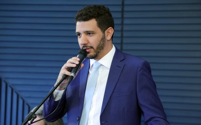 Comissão aprova projeto que limita os preços de refeições em aeroportos