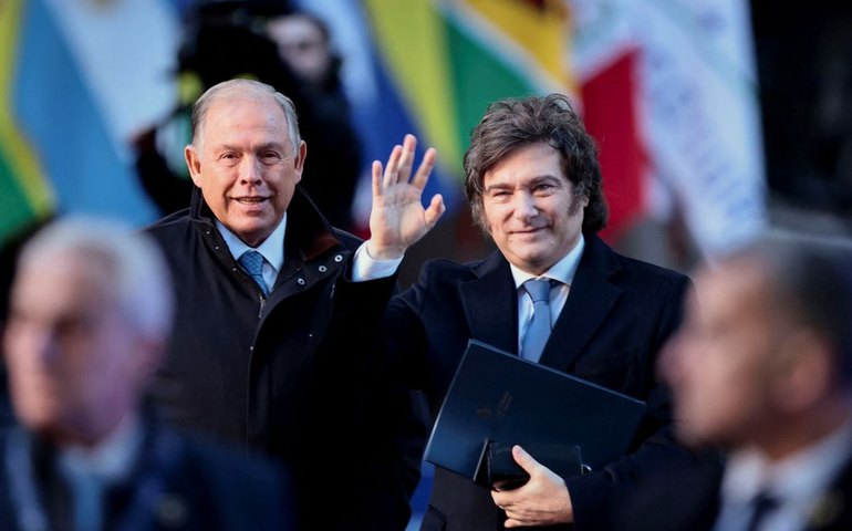 Chanceler da Argentina pede demissão dias antes de eleição legislativa
