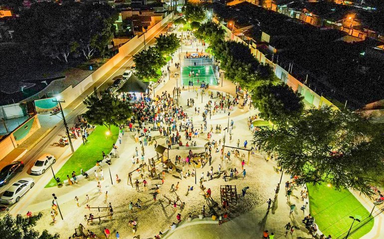 Luciano contempla moradores da Massaranduba  com área de convívio social