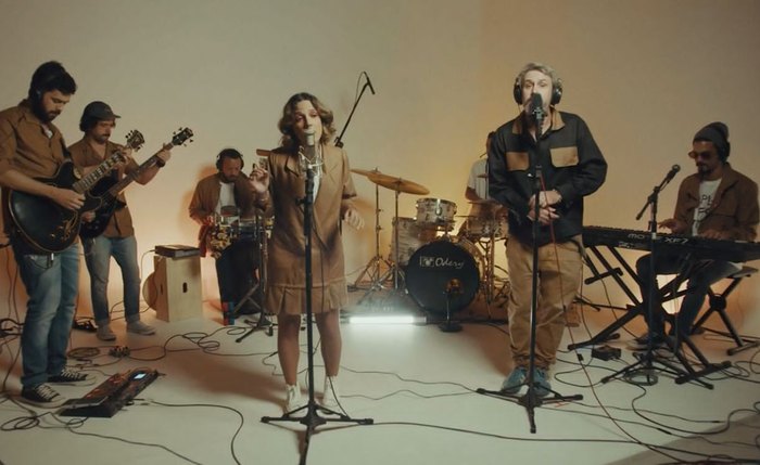 a cantora LoreB lança em todas as plataformas digitais de música o álbum “Sessão Matiz”