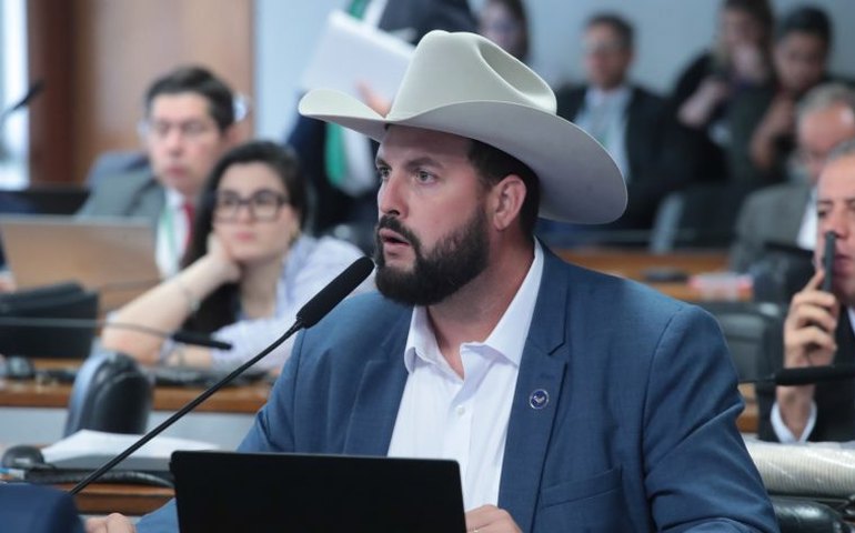 Comissão aprova projeto que livra pontos na CNH por parada irregular em vagas rotativas