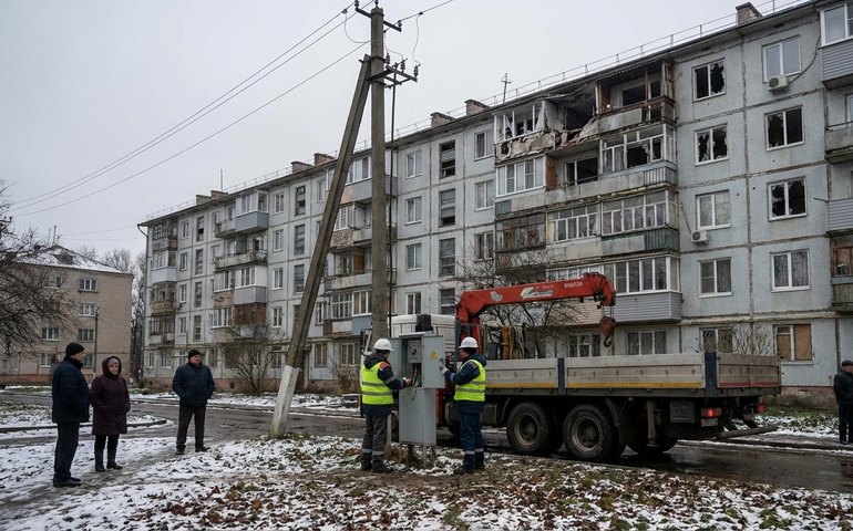 Rússia ataca infraestrutura e deixa Ucrânia sem energia; drones ucranianos atingem residências russas