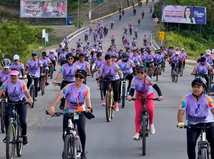 Centenas de mulheres participaram do lindo Passeio Ciclístico em homenagem a Semana da Mulher