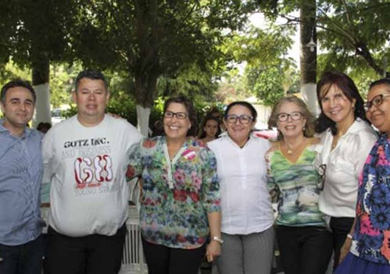 Arapiraca: Prefeita Célia Rocha comemora Dia do Professor junto com profissionais