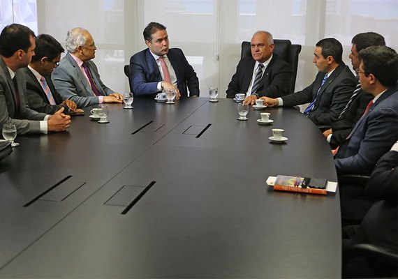 Presidente Otávio Praxedes recebe governador Renan Filho