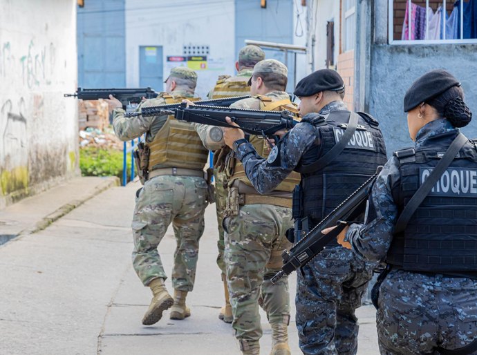 PM apreende mais de 44 quilos de drogas e 26 armas de fogo em Alagoas