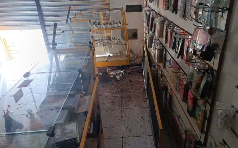 Loja de celulares é arrombada no centro de Palmeira e proprietário cobra por mais segurança