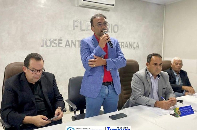 Prefeito Theobaldo Cintra anuncia calendário de pagamentos salarial em Major Izidoro