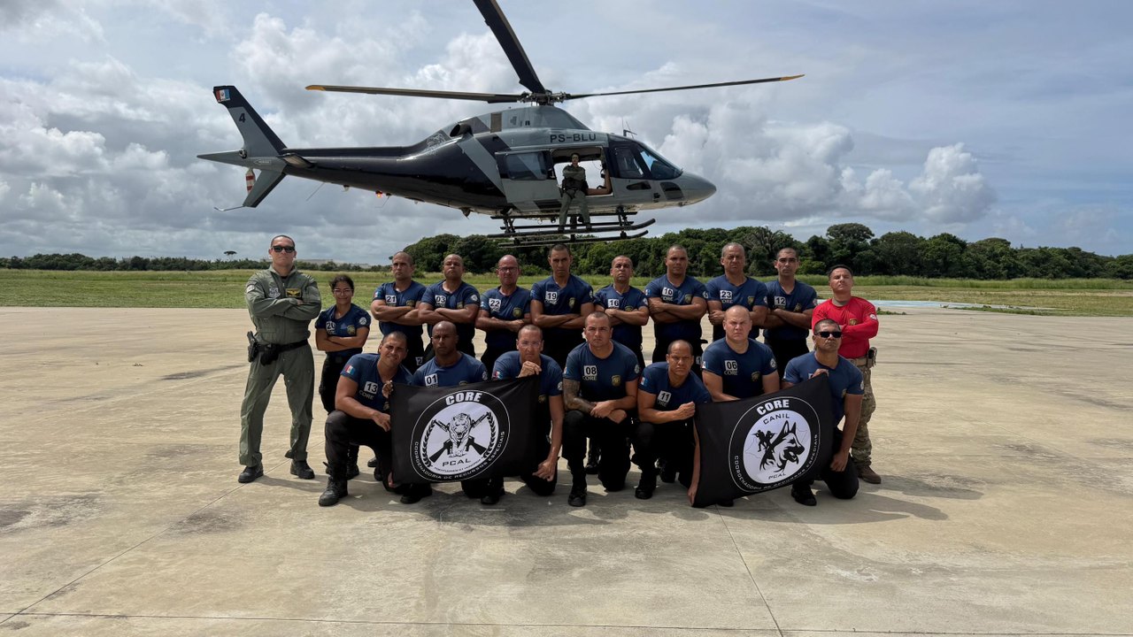 Departamento Estadual de Aviação realiza treinamento aéreo para policiais de vários estados