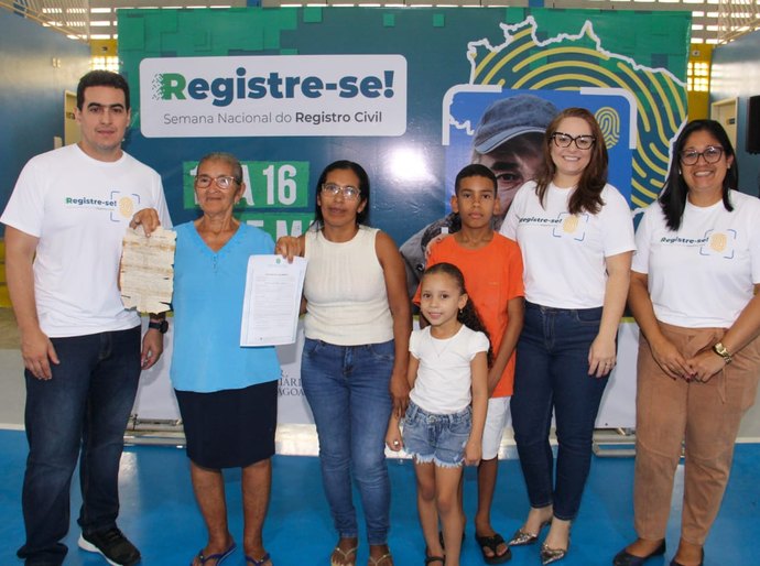 Idosa obtém 2ª via de certidão após 44 anos do casamento no Agreste