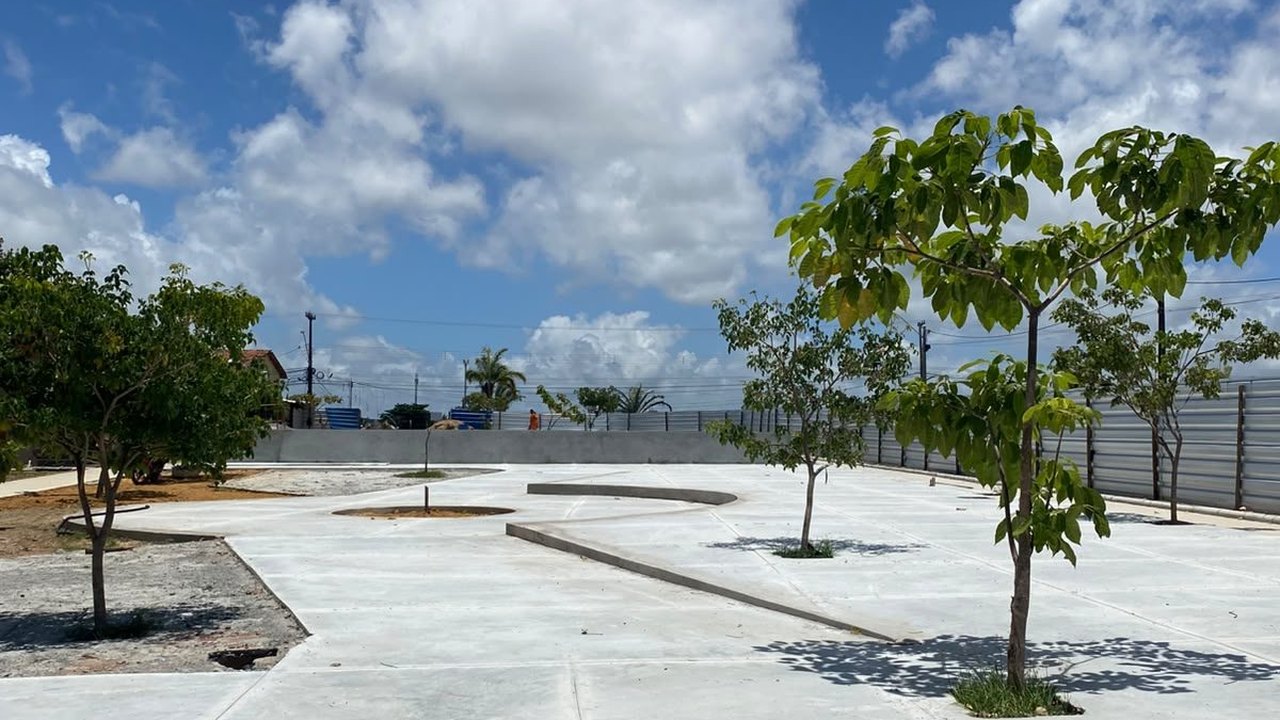 Nova praça no São Jorge reúne equipamentos esportivos, lazer e cultura em área de 5,5 mil m²