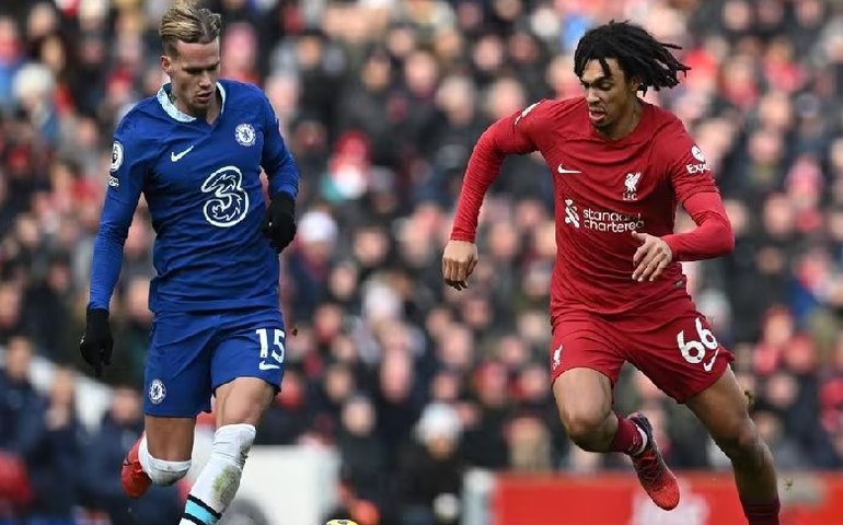 Liverpool e Chelsea empatam sem gols e podem ficar mais longe do G4 no Inglês