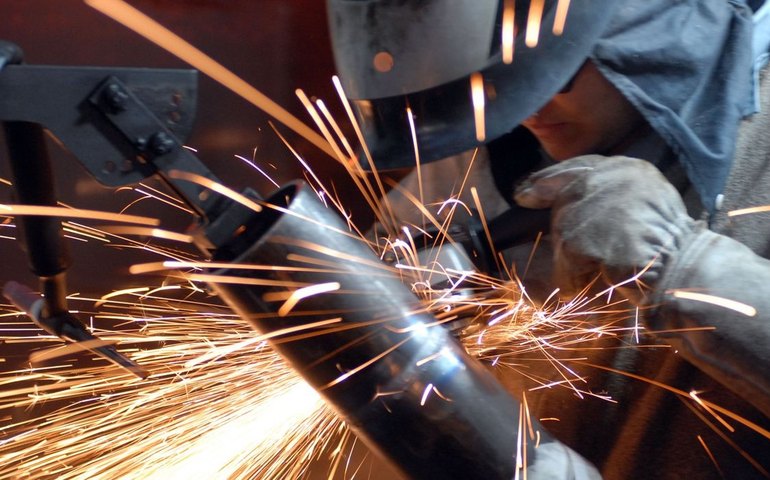 Brasil cai para a 15ª posição no ranking da indústria global, mostra CNI