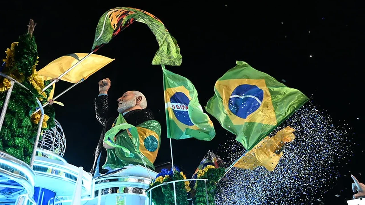 Acadêmicos de Niterói, que levou homenagem a Lula à Sapucaí, é rebaixada para a Série Ouro